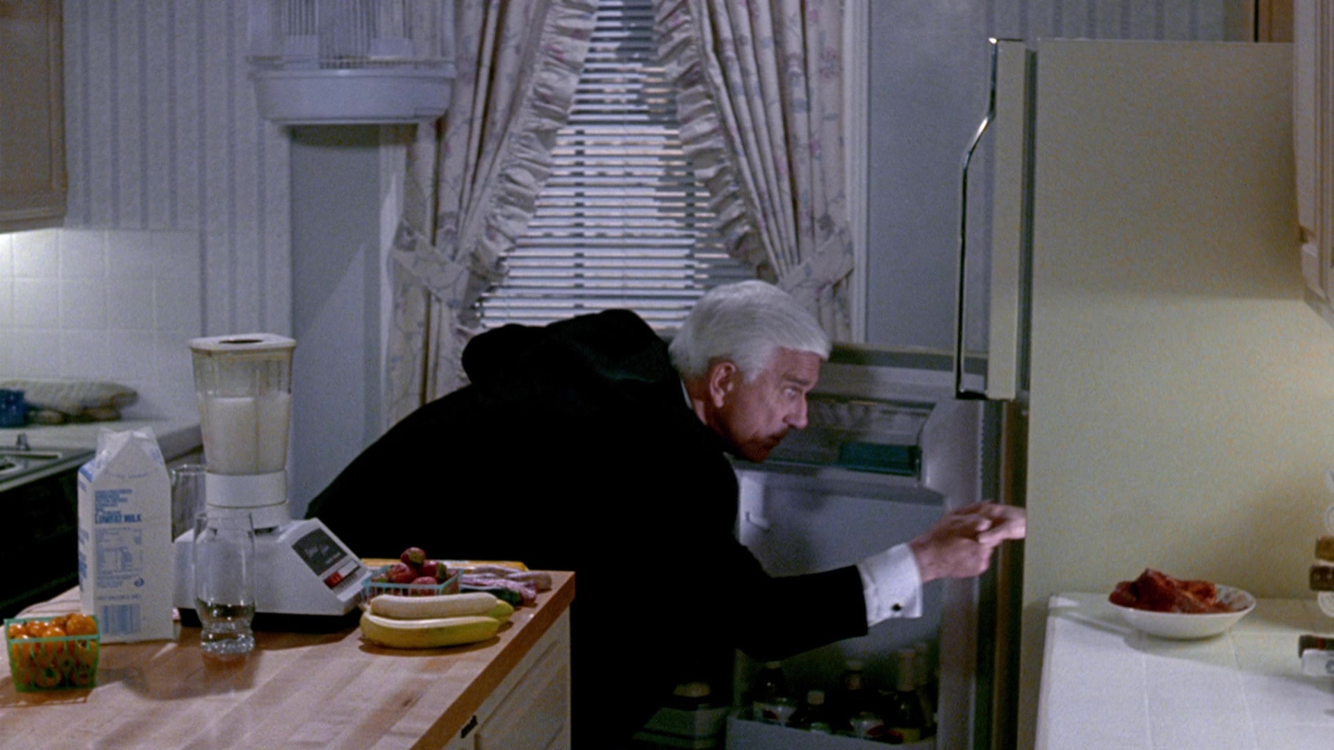 The Naked Gun The Smell Of Fear Screencap Fancaps