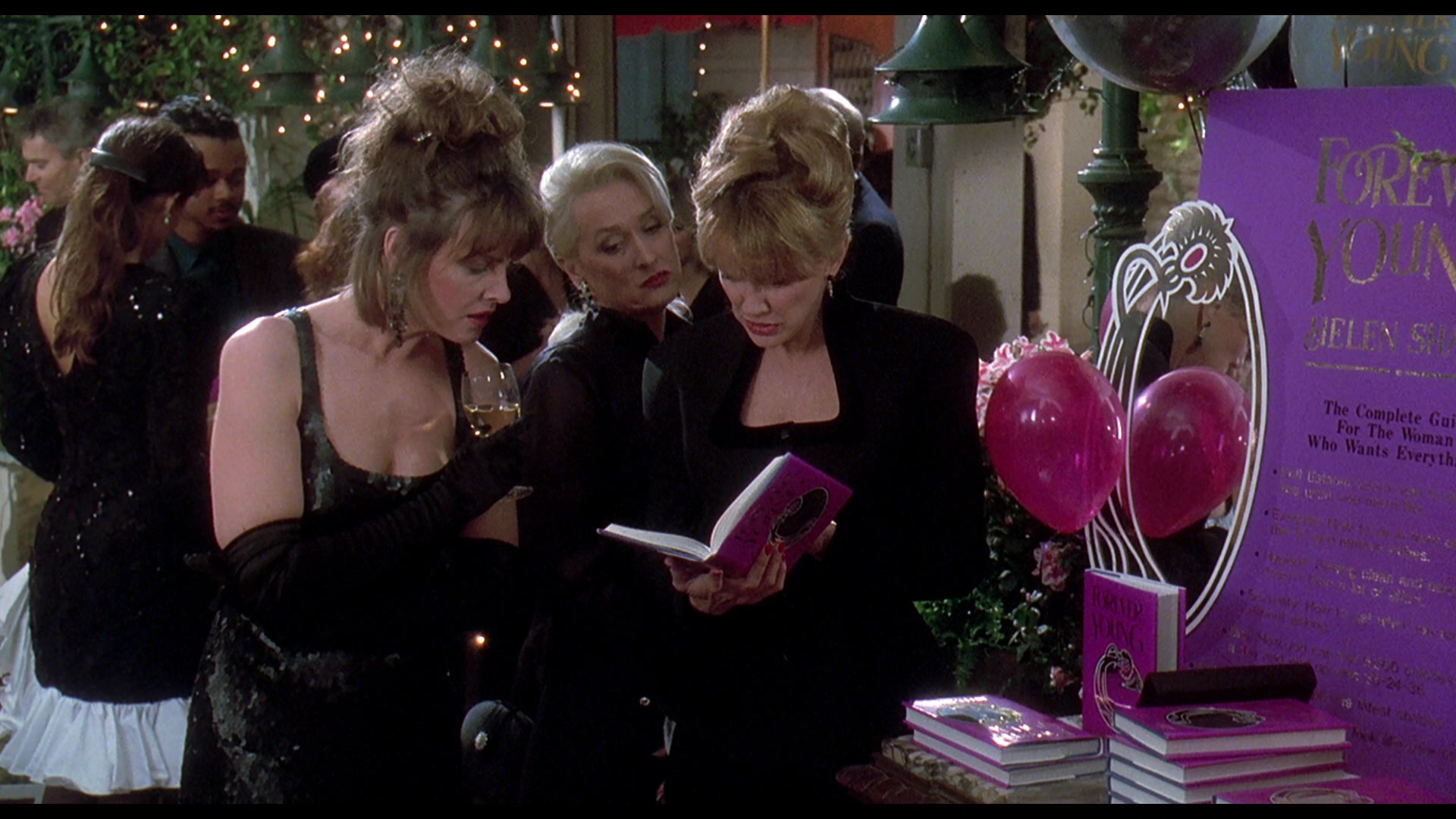 Death Becomes Her (1992) Screencap | Fancaps