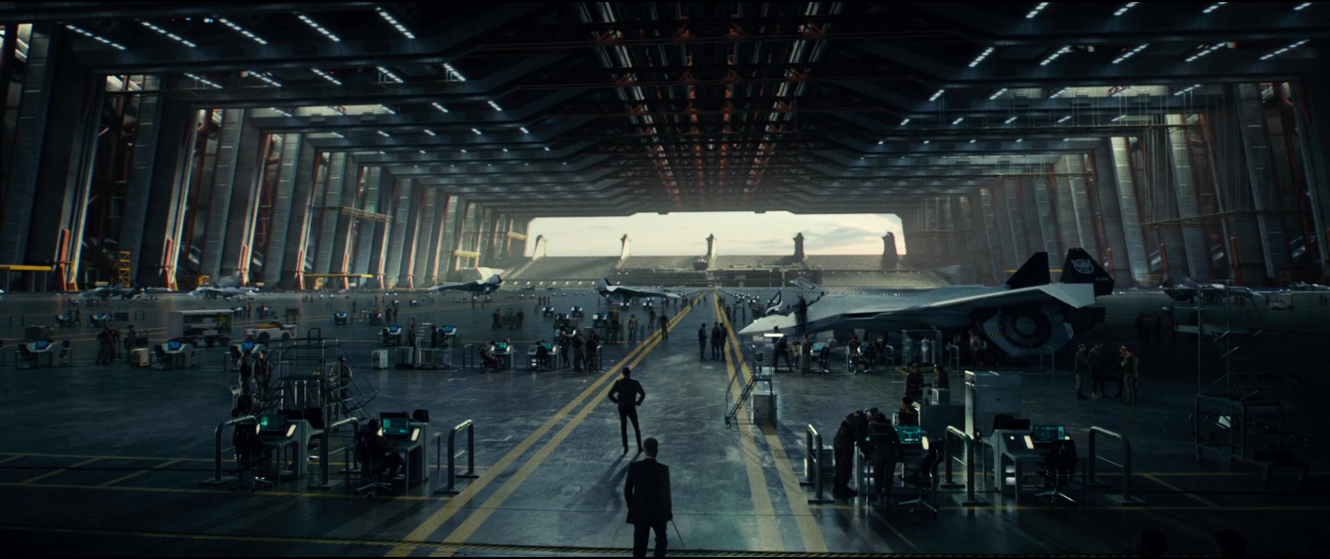 Independence Day: Resurgence Screencap | Fancaps