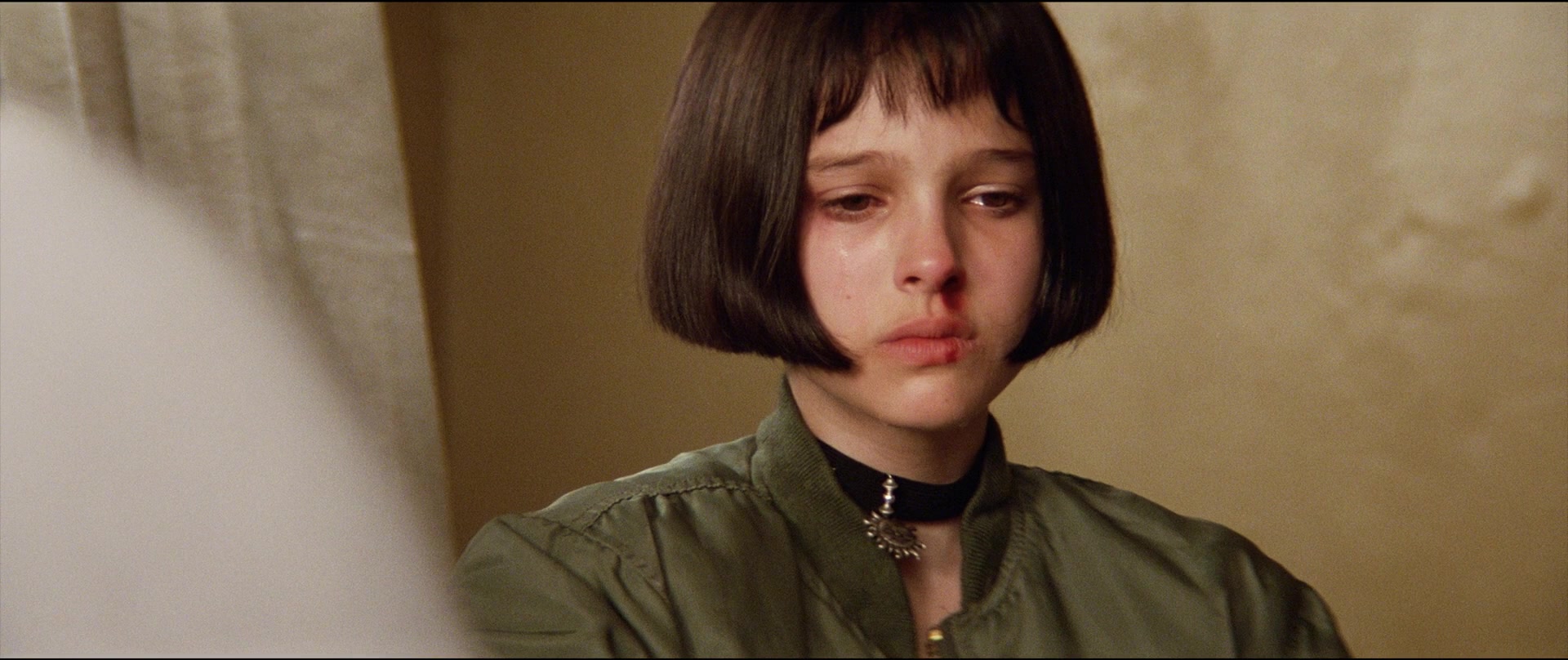 Léon: The Professional Screencap | Fancaps