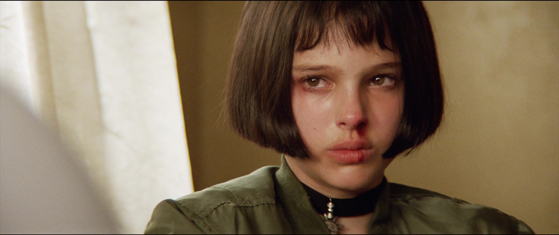 Léon: The Professional Screencap | Fancaps