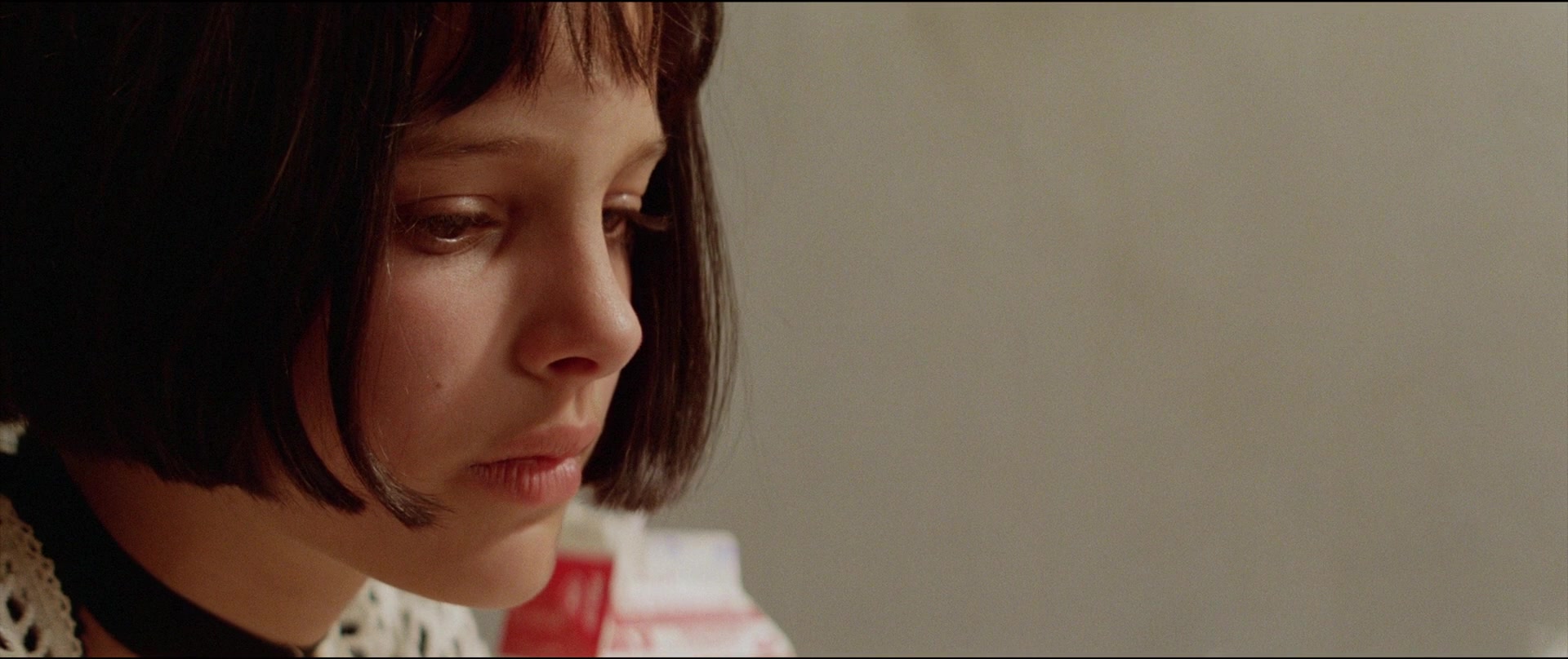 Léon: The Professional Screencap | Fancaps