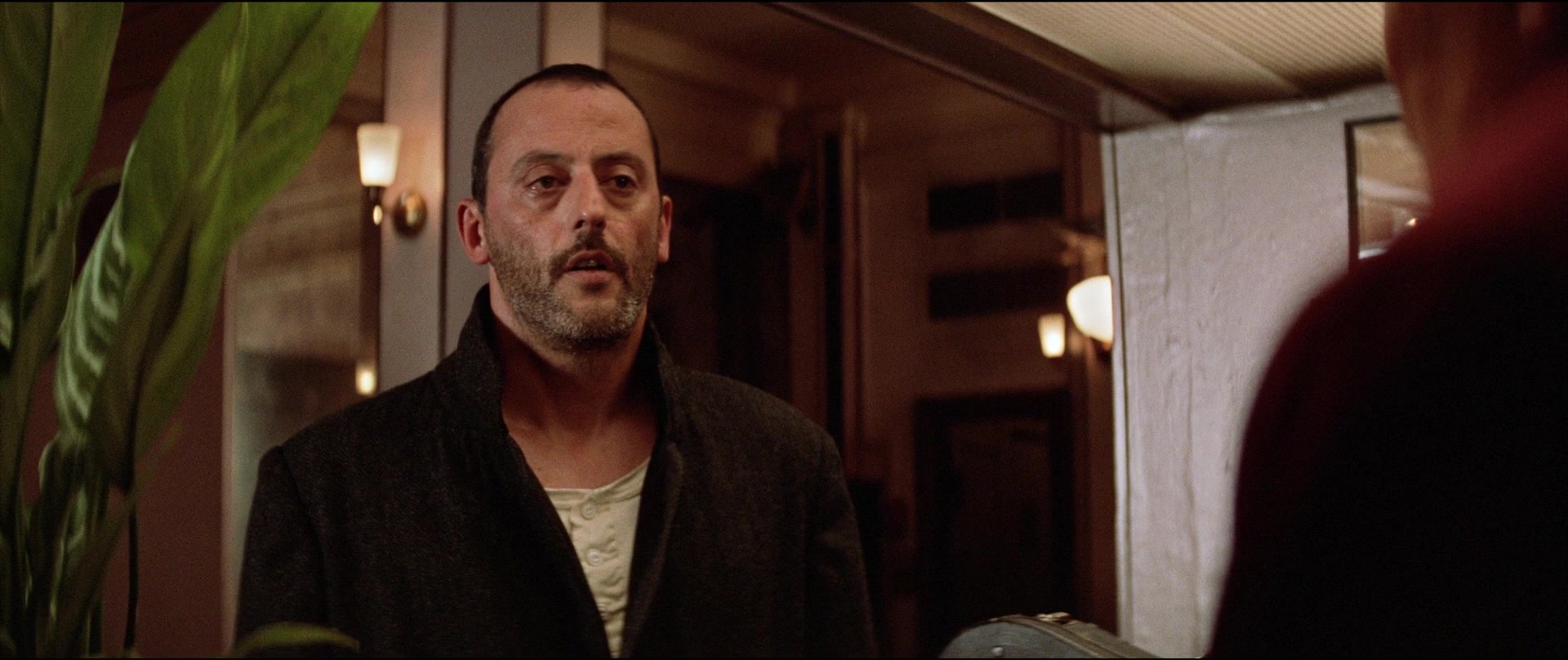 Léon: The Professional Screencap | Fancaps