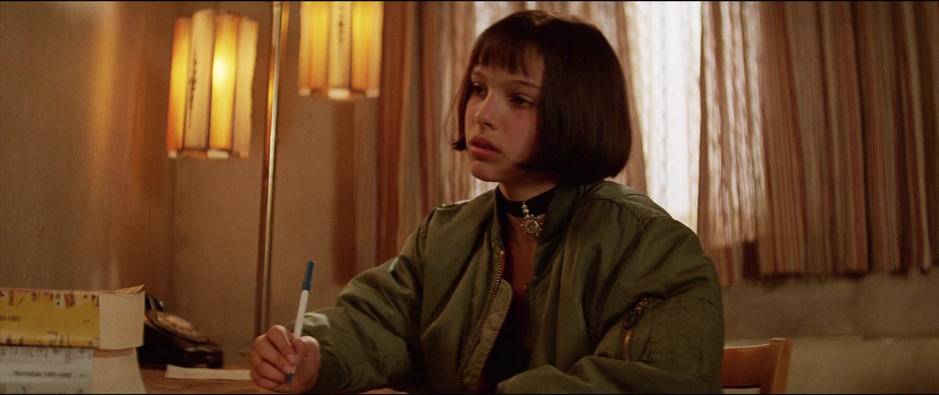 Léon: The Professional Screencap | Fancaps