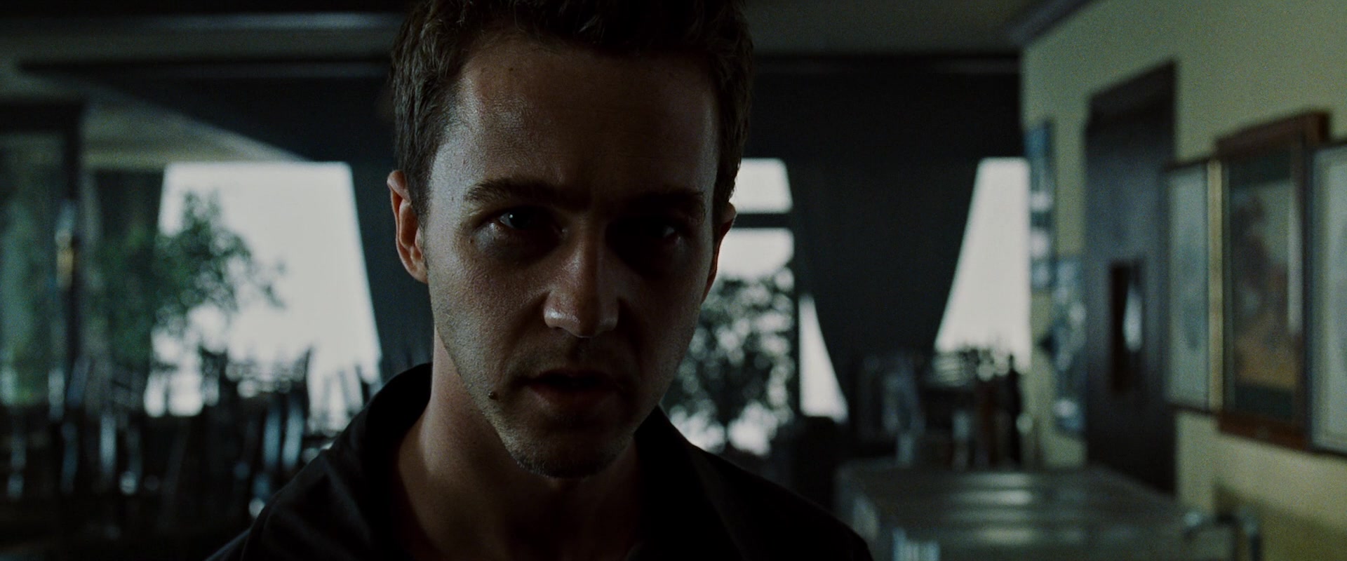 Бойцовский. Бойцовский клуб фильм 1999 Тайлер Дерден. Fight Club Эдвард Нортон с мылом. Эдвард Нортон Бойцовский клуб прическа. Грустный Эдвард Нортон Бойцовский клуб.