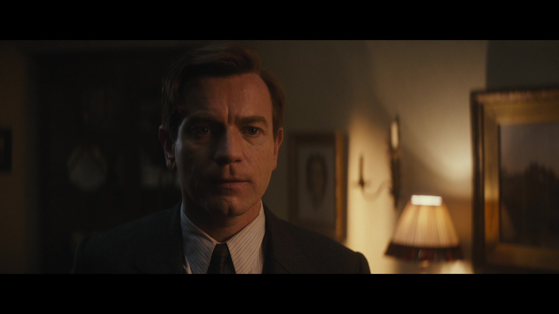 Christopher Robin Screencap | Fancaps