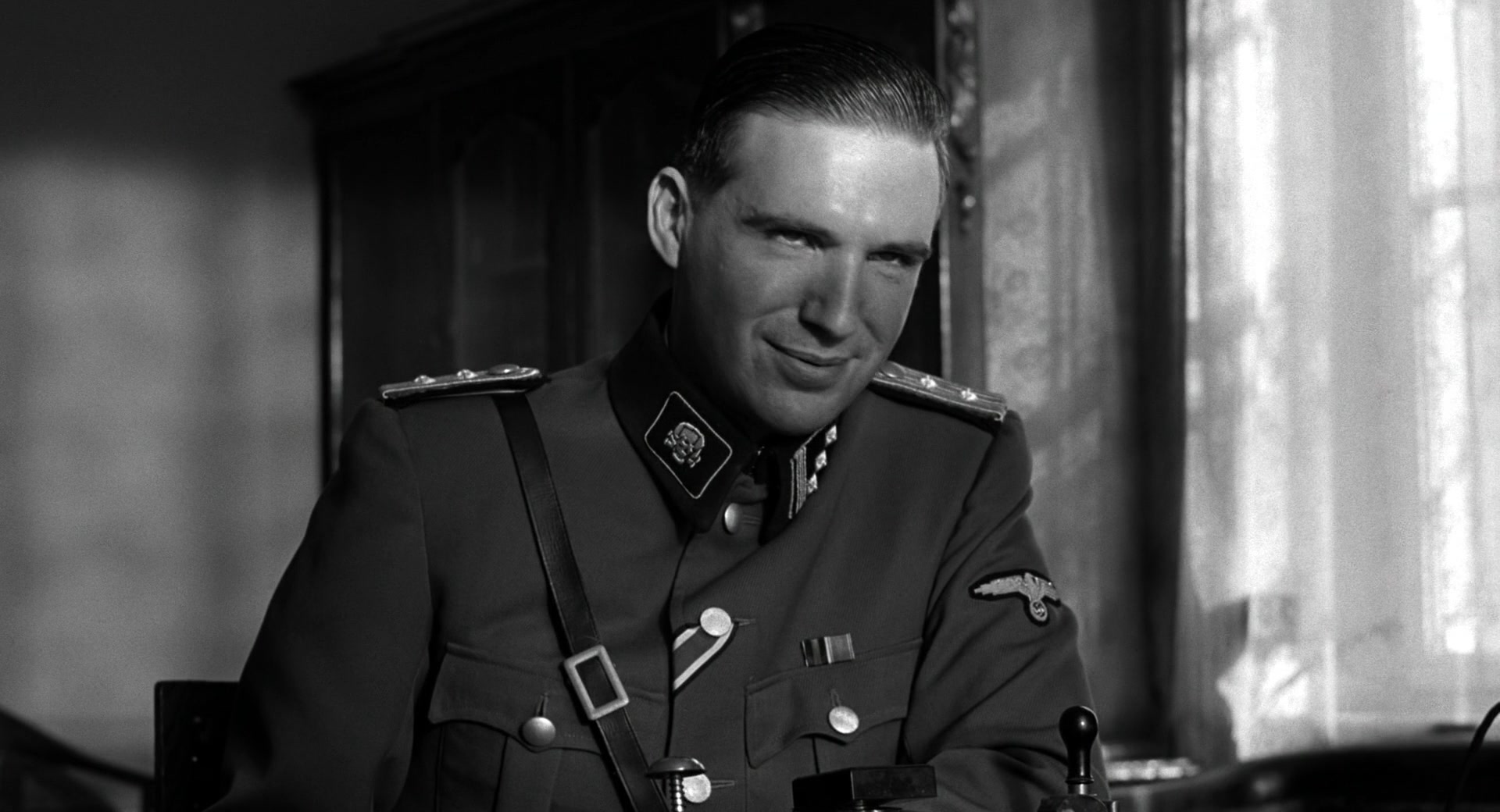 Schindler's List (1993) Screencap | Fancaps