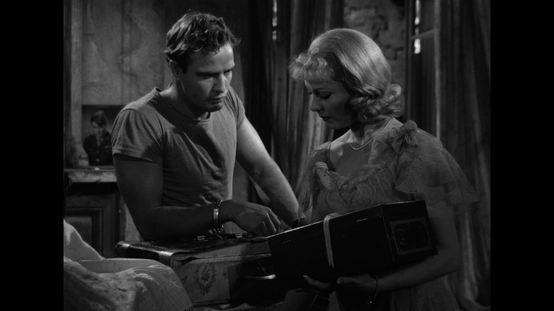 A Streetcar Named Desire (1951) Screencap | Fancaps