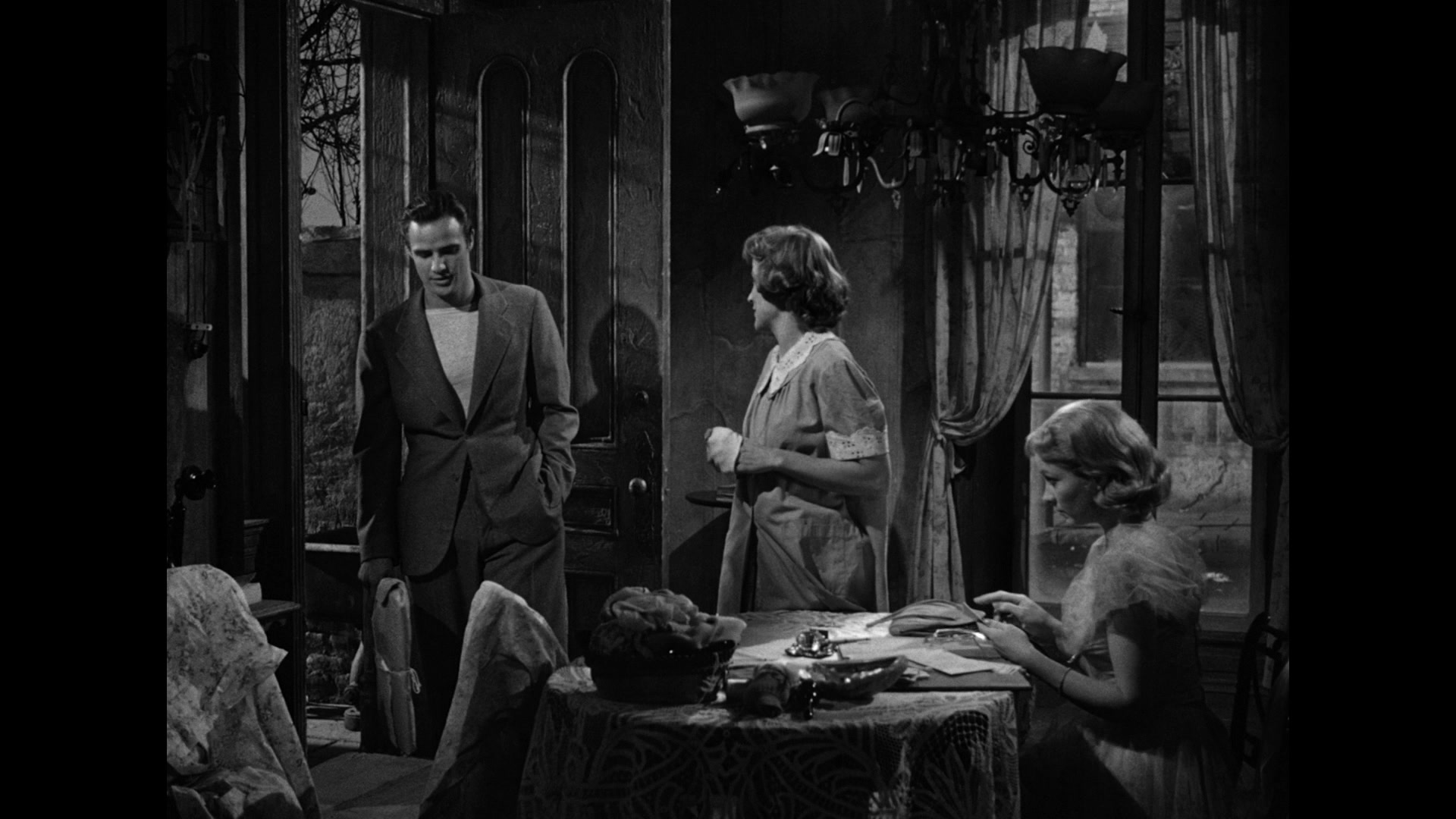 A Streetcar Named Desire (1951) Screencap | Fancaps