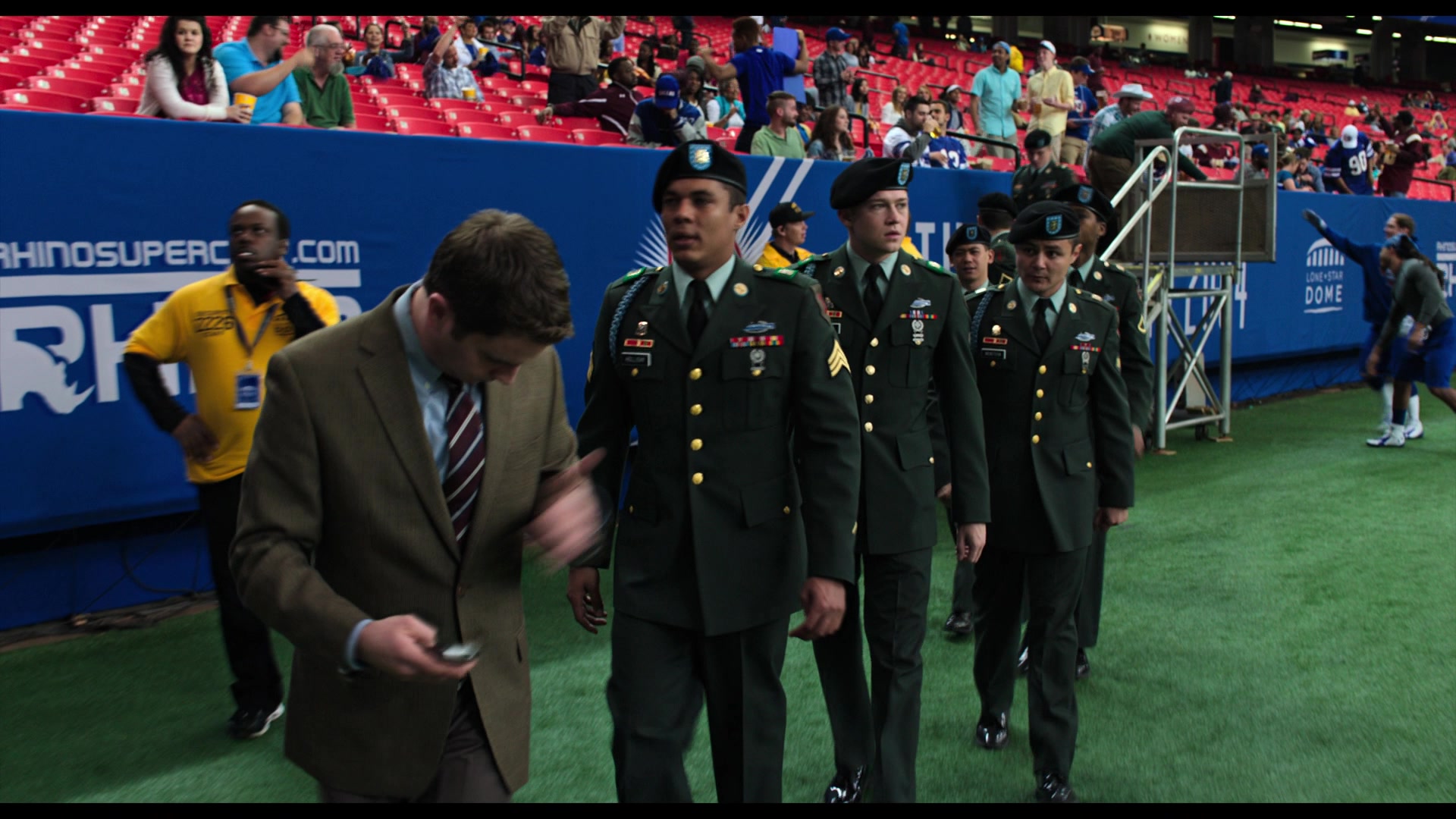 Billy Lynn's Long Halftime Walk (2016) Screencap | Fancaps