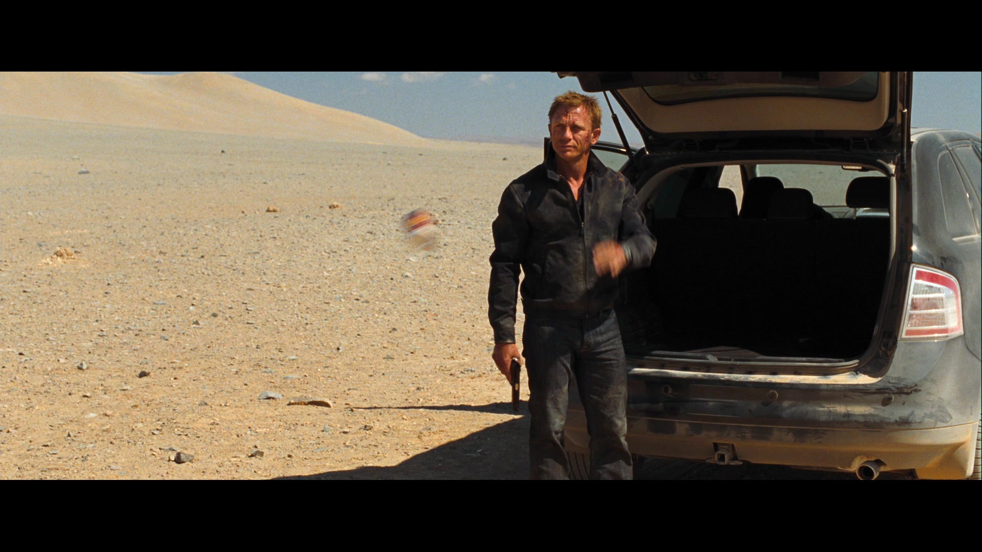 Quantum of Solace (2008) Screencap | Fancaps