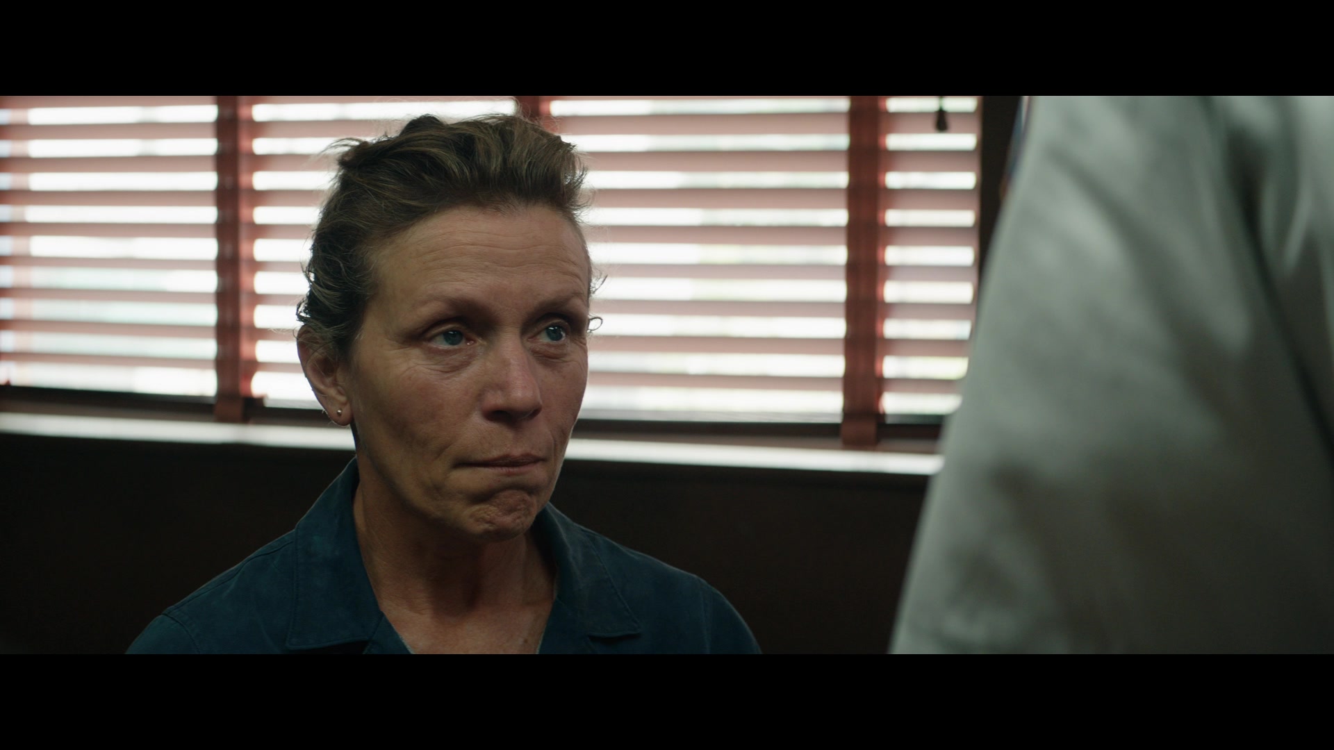 Three Billboards Outside Ebbing, Missouri (2017) Screencap | Fancaps