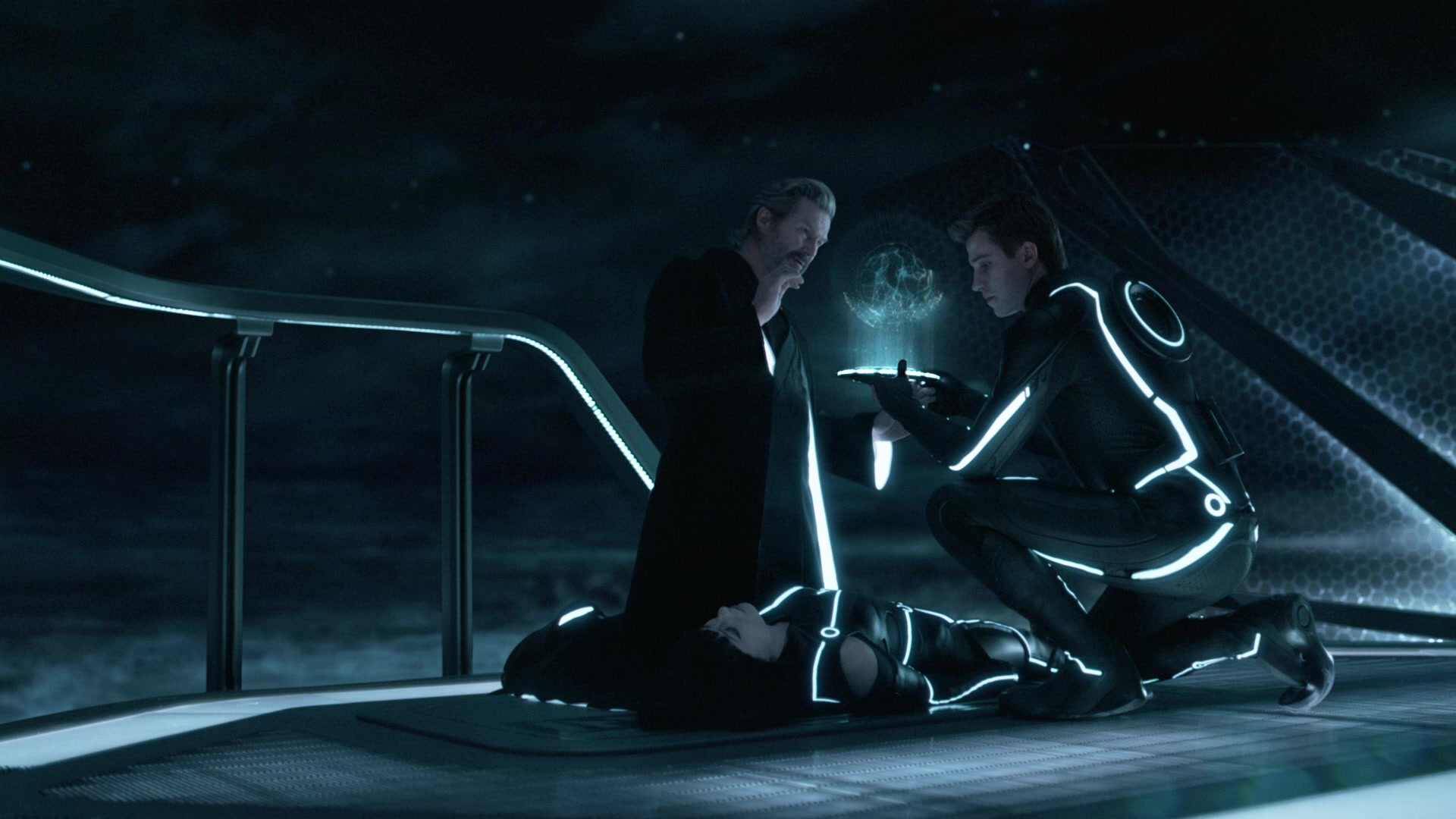 Трон бога 83. Tron Legacy 2010. Трон фильм 2010. Трон наследие фильм 2010 город. Трон в фильме трон наследие 2010.