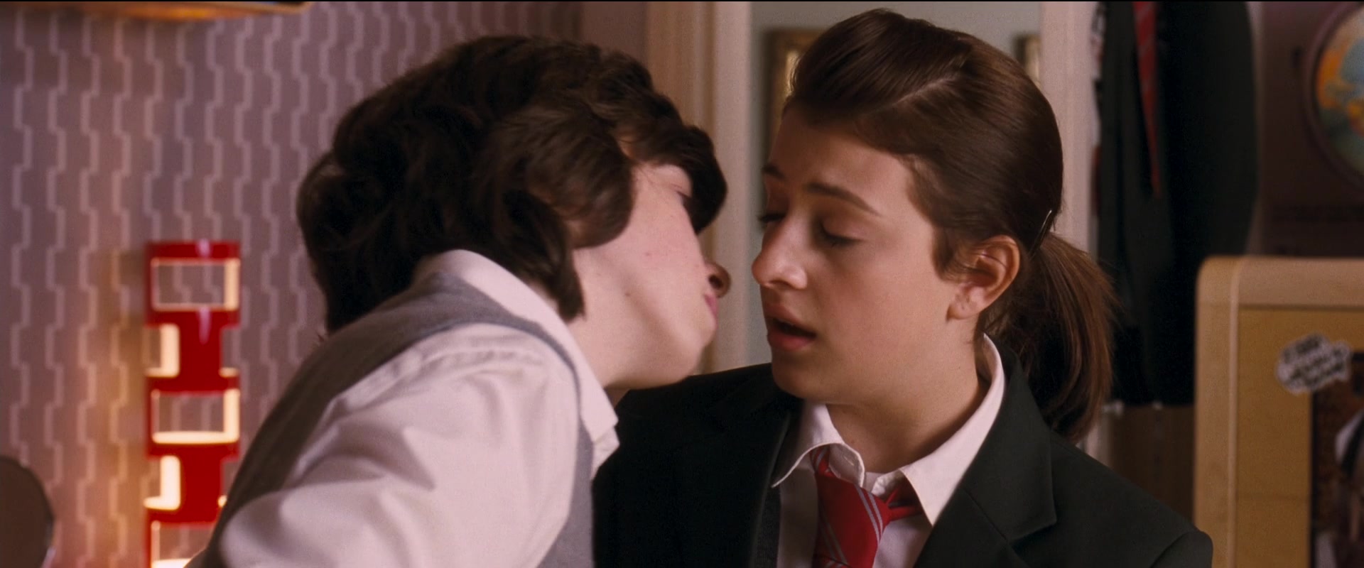 Angus, Thongs and Perfect Snogging (2008) Screencap | Fancaps