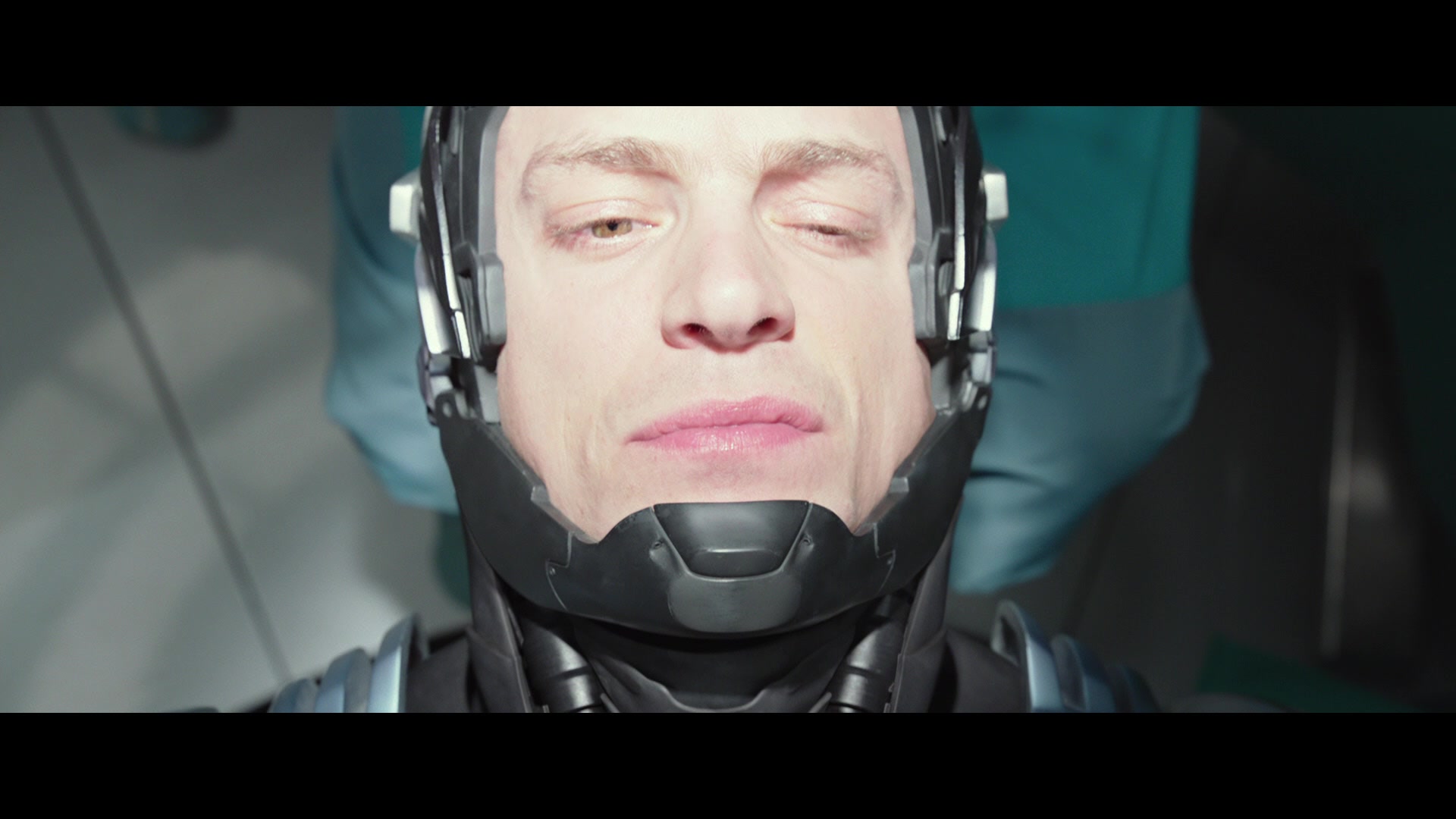 RoboCop (2014) Screencap | Fancaps