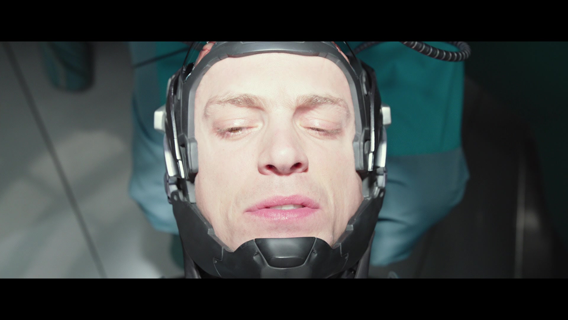 RoboCop (2014) Screencap | Fancaps